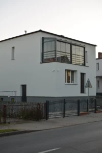 SkyGlass Systems Wielkopolska -balkon- zadaszenie i szklane ściany przesuwne